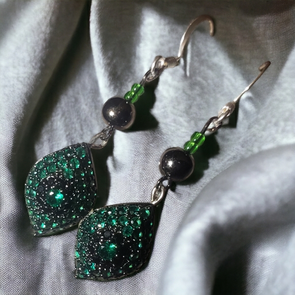 Emerald Green & Hematite Handcrafted Earrings - Picture 2 of 7